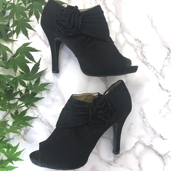 Mossimo Supply Co. Shoes - Mossimo Peep Toe Heels